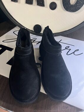 Bear Paw Black Suede Slip-On Ankle Boots Size 10 New